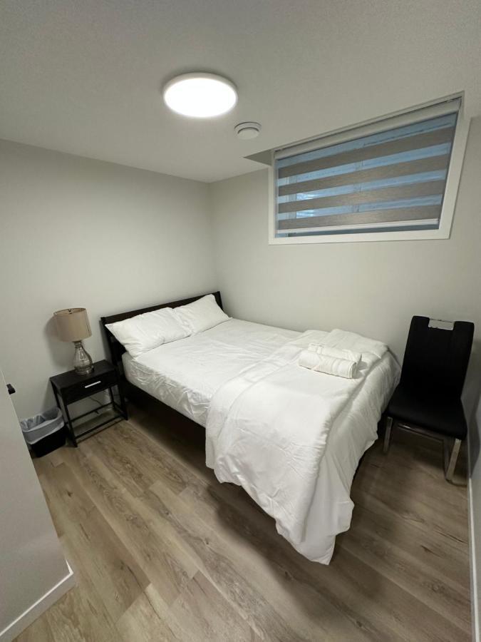 2 Bedroom 2 Washrooms Brand New Beautiful & Cozy Suite YYC المظهر الخارجي الصورة
