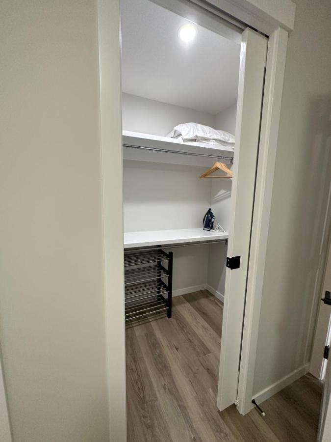 2 Bedroom 2 Washrooms Brand New Beautiful & Cozy Suite YYC المظهر الخارجي الصورة
